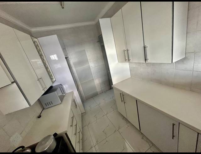 3 BEDROOM APARTMENT FOR SALE IN VANDERBIJLPARK CW 6